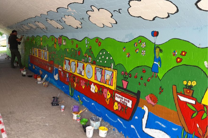 alvaston canal path mural being painted